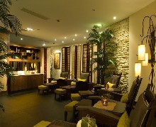 刷浦发信用卡,上海市“金美美业连锁机构三门路”两人同行一人免单优惠,卡宝宝网