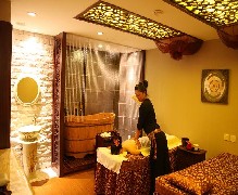 刷浦发信用卡，上海馨丽源美容事业集团 SPA单次护理“两人同行一人免单”。,卡宝宝网