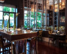 刷浦发银行信用卡享上海上海明捷万丽酒店5折优惠,卡宝宝网