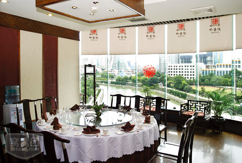 刷光大银行信用卡可享贵阳市黔外婆菜作坊都司路店8.8折优惠,卡宝宝网