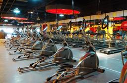 刷中信银行信用卡享厦门菲尼斯健身俱乐部9折优惠,卡宝宝网